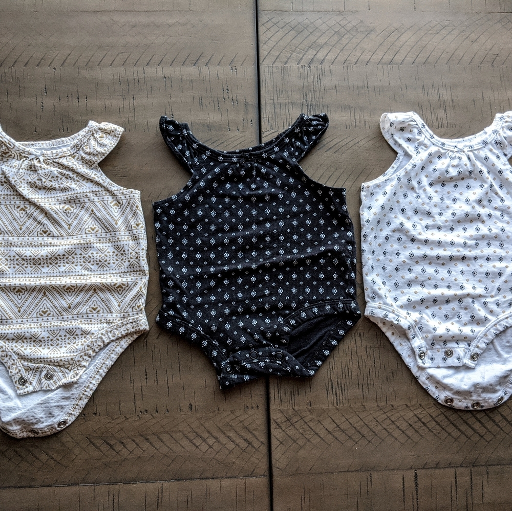 LIKENEW Carter 3 babygirl onesies 3m